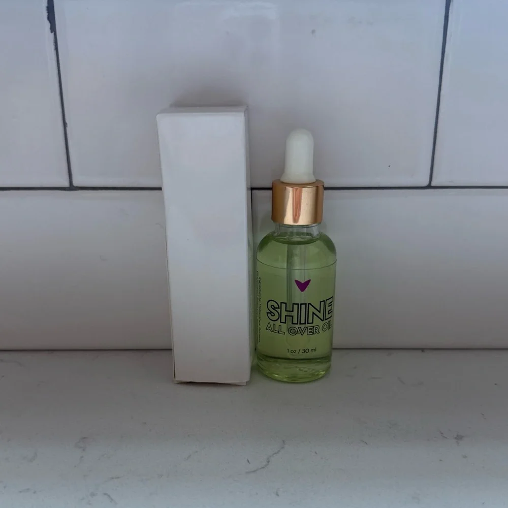 LipLove Shine All‎ Over Body Oil - 1oz/30ml - NWB